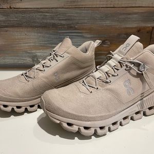 On Cloud Monochrome High ladies